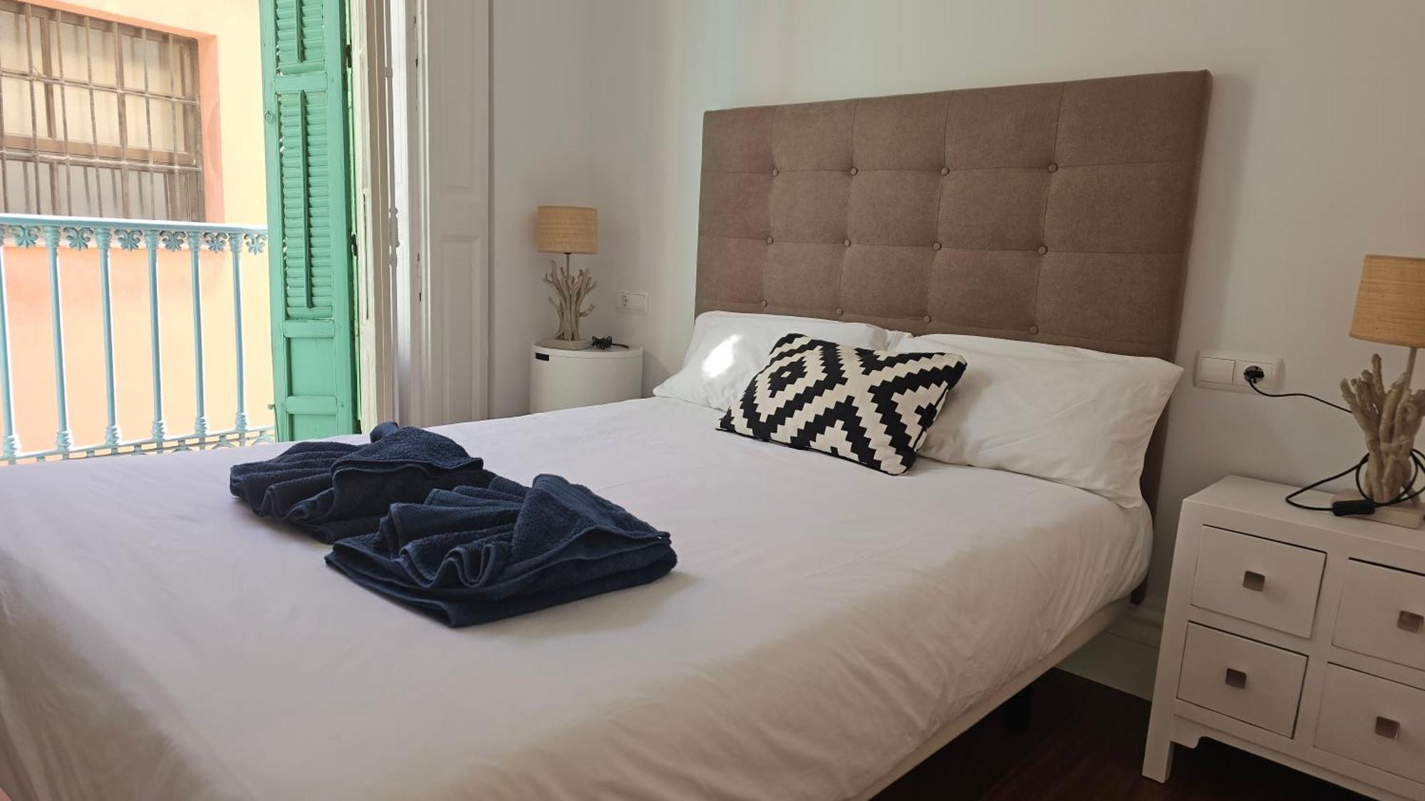Lägenhet Chic Casa Cathedral At Calle Fresca 2-bedroom In City Center Málaga